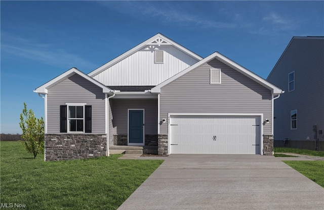 craftsman inspired home with a garage and a front yard