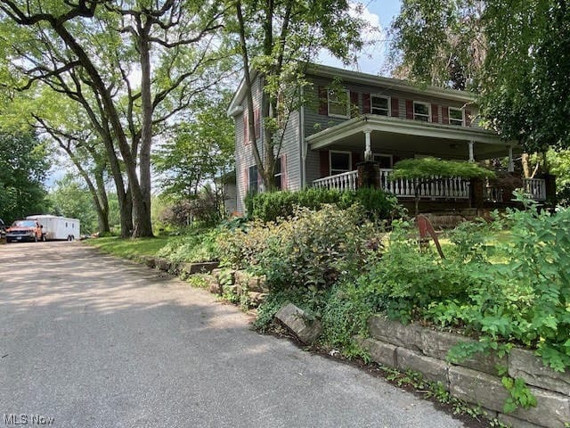 view of front of house