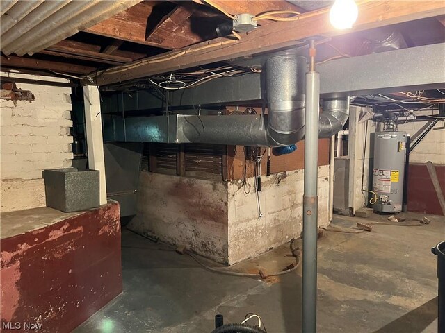 911 Grandview Ave, New Matamoras, OH 45767 - unfinished below grade area with water heater