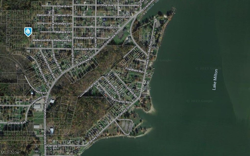 Redwood Rd, Lake Milton, OH 44429