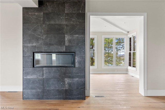 2585 Glendale Rd, Marietta, OH 45750 - interior details featuring visible vents, baseboards, and wood finished floors