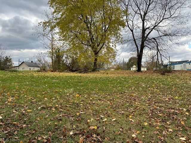 209 Jefferson Ave, Cambridge, OH 43725 - photo 4