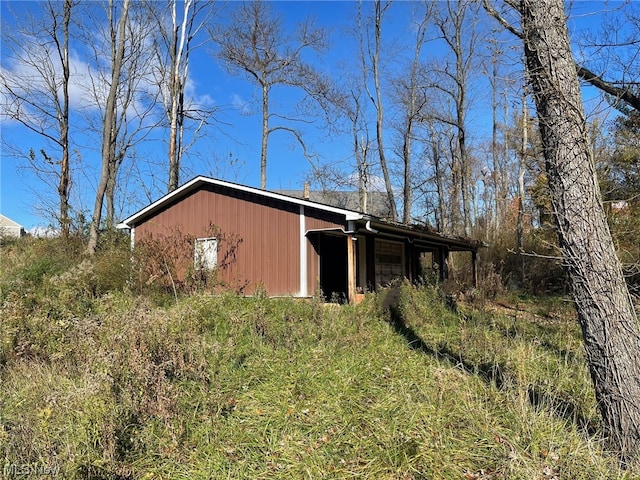 view of outbuilding