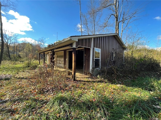 view of outdoor structure