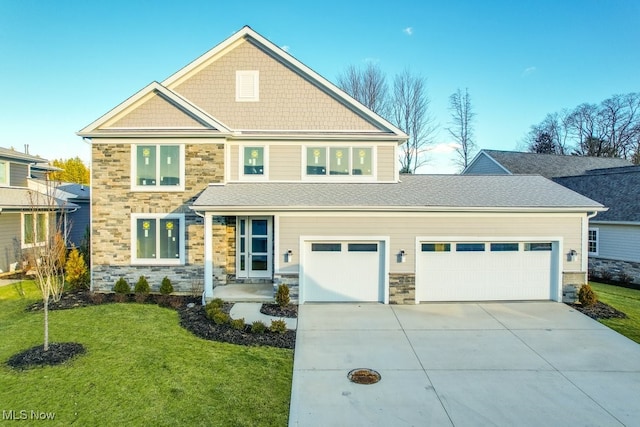 view of front facade featuring a front lawn