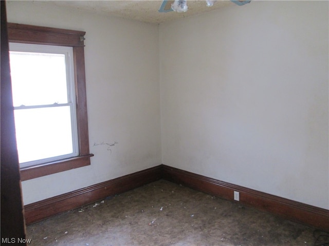 empty room with ceiling fan