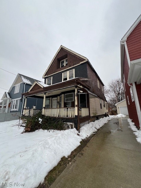 view of front of property featuring a porch