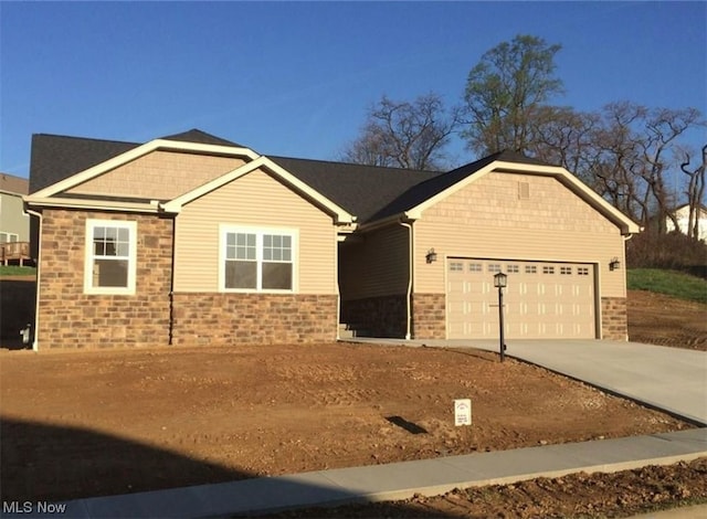 view of front facade featuring a garage