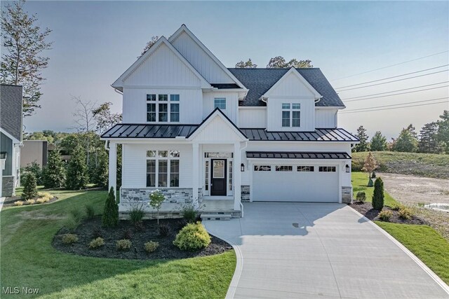 592 Magnolia Ct, Mayfield Village, OH 44143 - photo 1