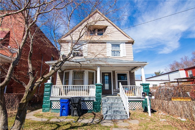 view of front of property featuring a porch