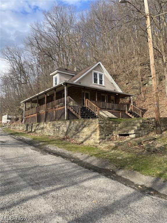 view of front of home featuring a porch