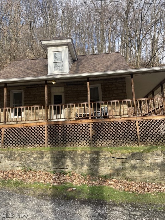 view of front of property with covered porch