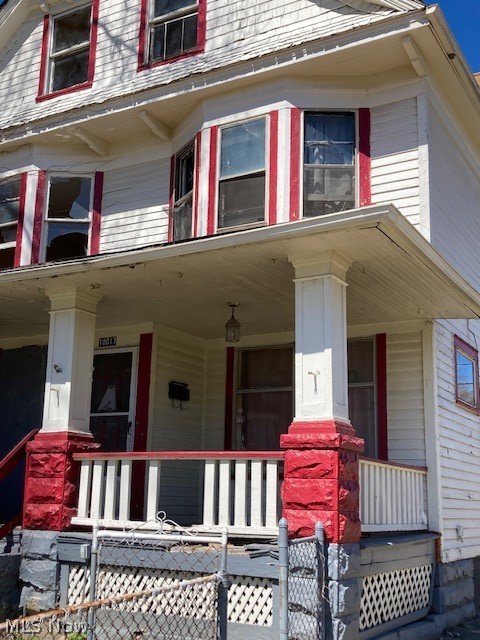 view of front of home with covered porch