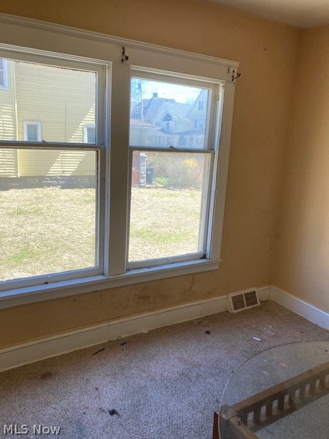 view of carpeted spare room