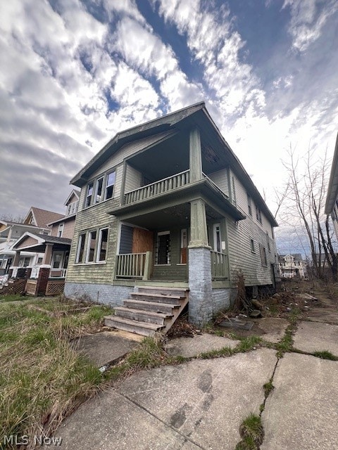 view of front of home with covered porch