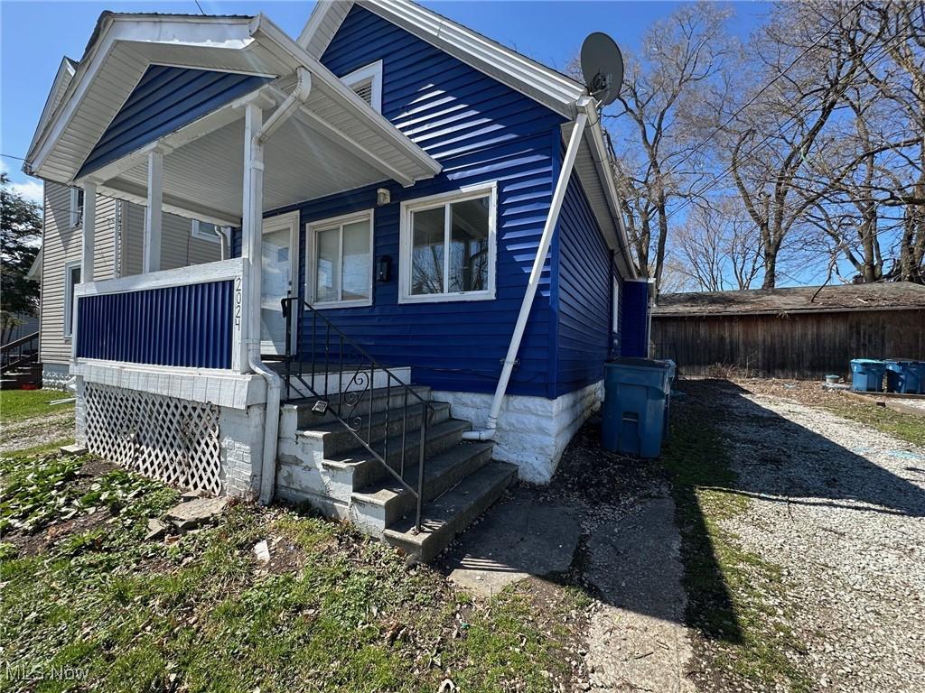 2024 Lexington Ave, Lorain, OH 44052 - view of front of home with covered porch