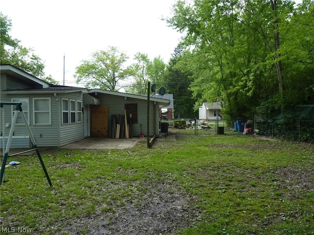 view of yard with a patio