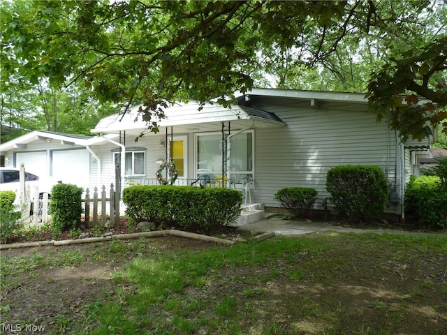 view of front of home featuring a garage