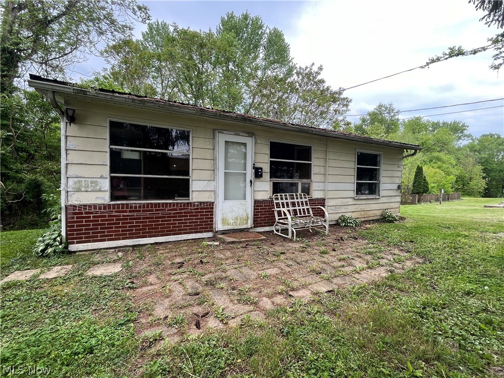 1057 N Kennebec Ave, Mcconnelsville, OH 43756 - photo 1
