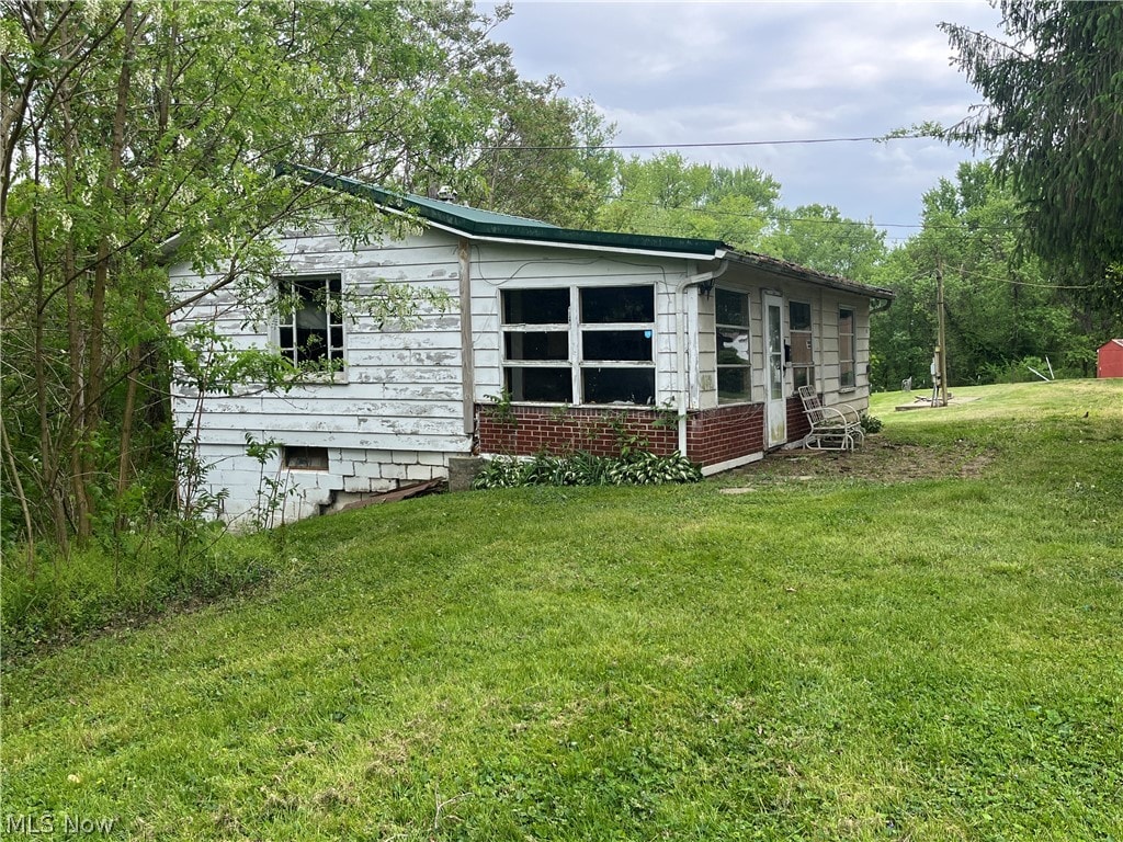 1057 N Kennebec Ave, Mcconnelsville, OH 43756 - photo 3