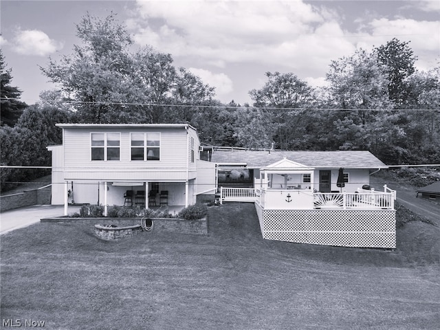 view of front facade featuring a deck