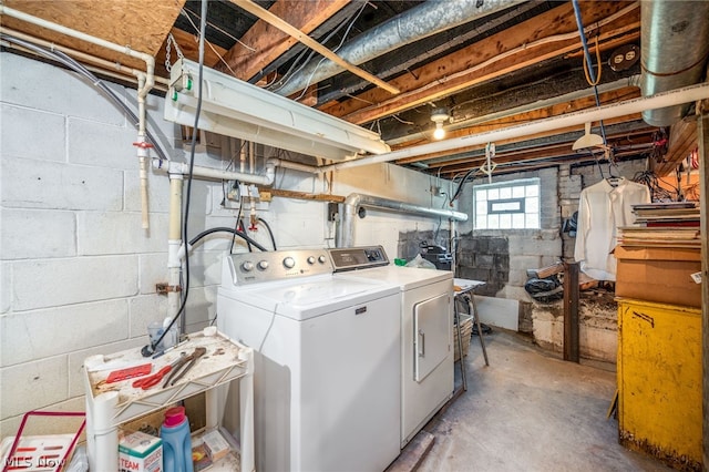 basement with washing machine and dryer