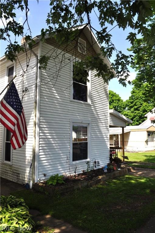 82 W 1st St, Frazeysburg, OH 43822 - photo 3