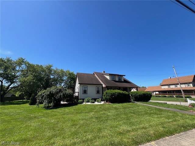 view of front of house with a front yard