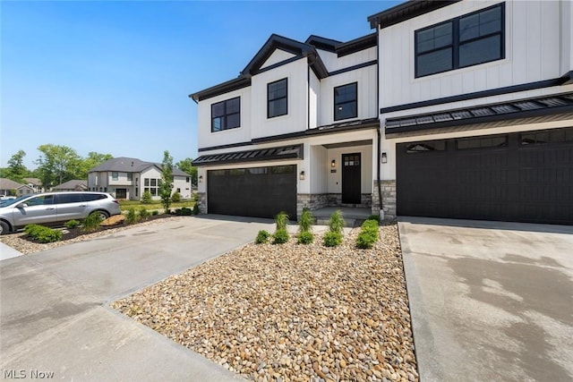 view of front of house featuring a garage