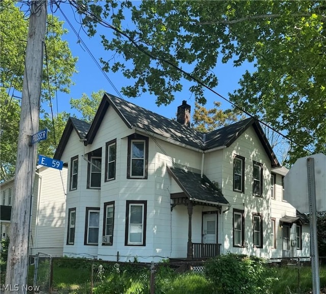 view of front facade