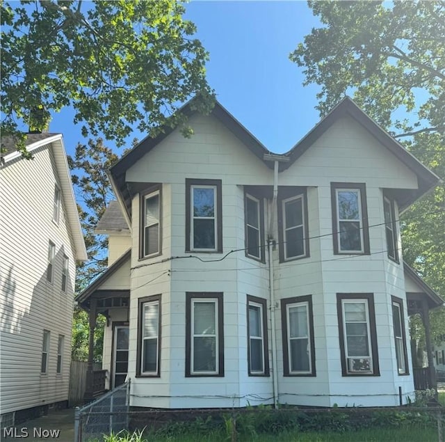 view of front of property