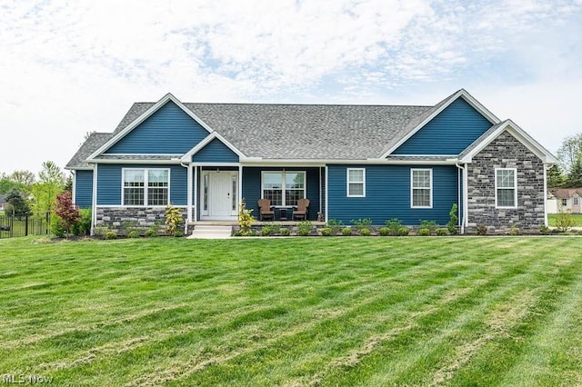 view of front of house featuring a front yard