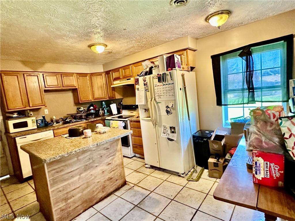9144 Sharrott Rd, Poland, OH 44514 - photo 3