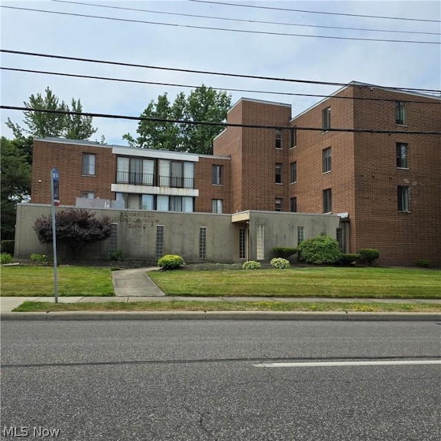 view of building exterior