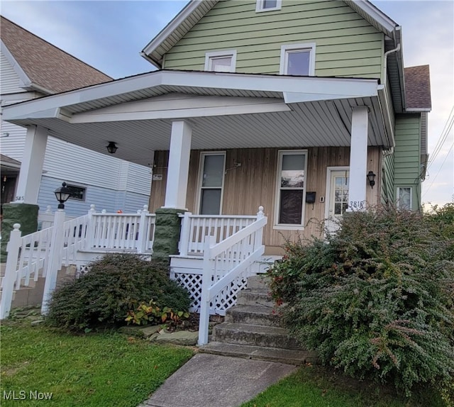 view of front of property with covered porch