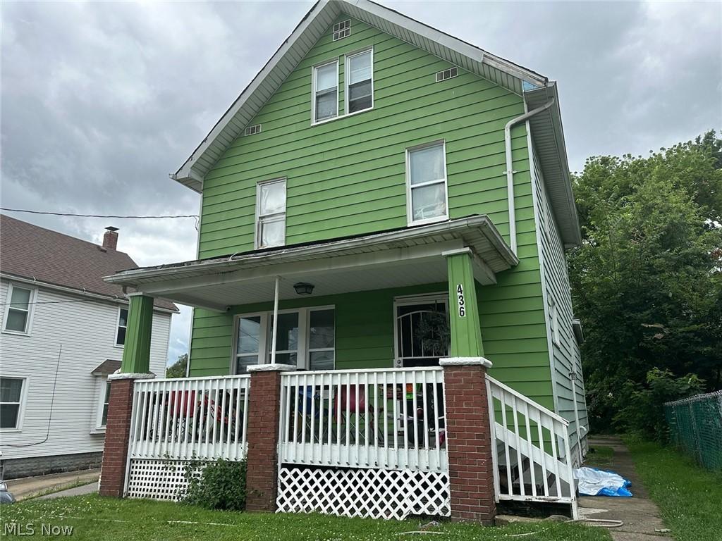 view of front of home with covered porch