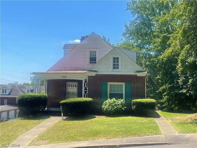 view of front of property with a front yard