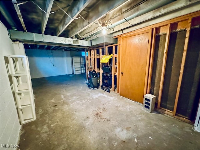 304 Stone Rd, Belpre, OH 45714 - view of basement