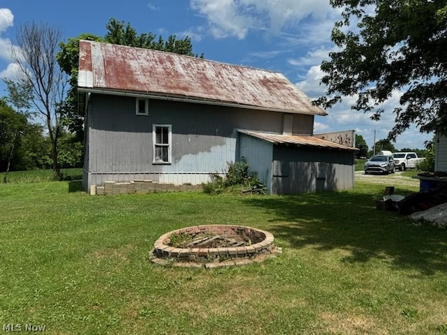 exterior space featuring a yard