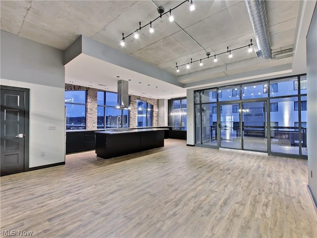 building lobby featuring sink