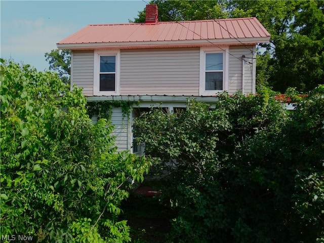 view of home's exterior