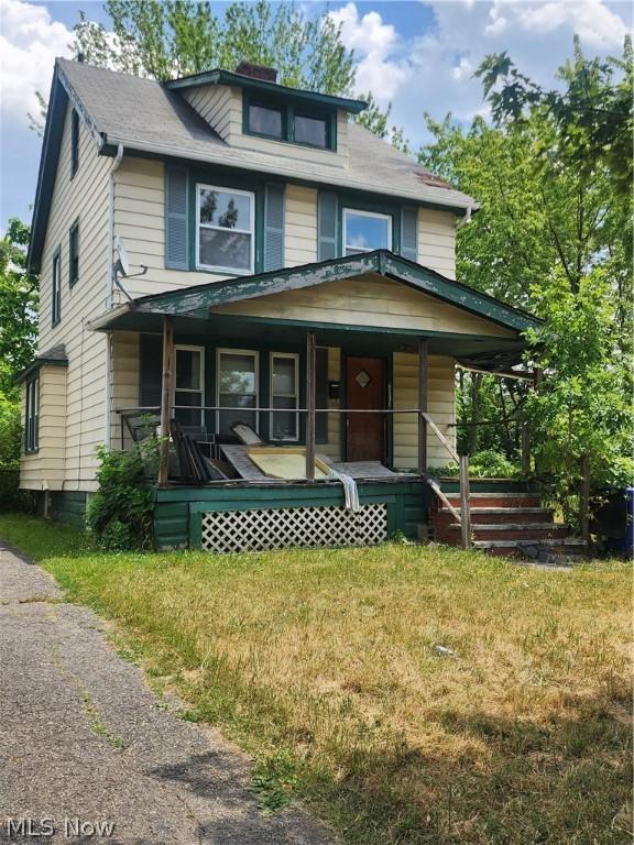 view of front of property featuring a porch