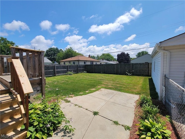 view of yard with a patio