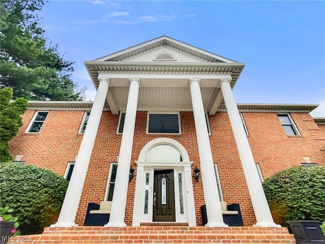 view of front facade