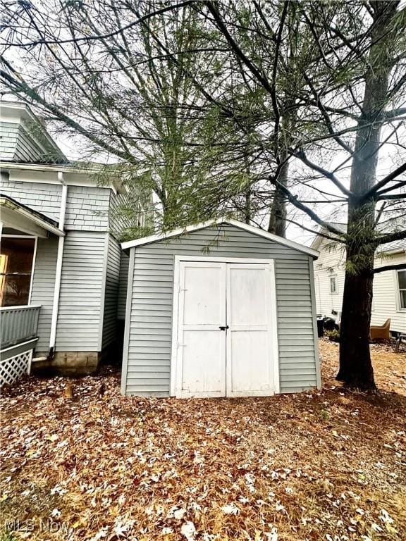 view of outbuilding