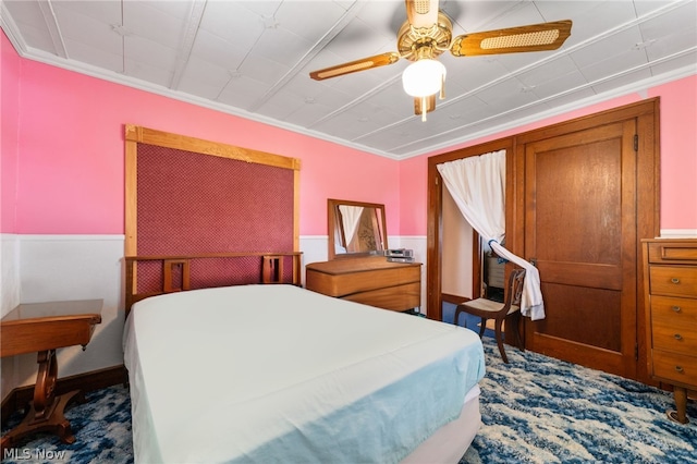 bedroom with ceiling fan