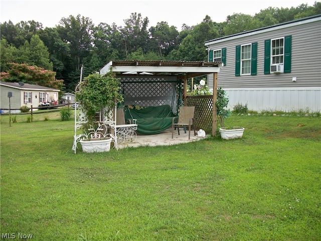 view of yard featuring cooling unit