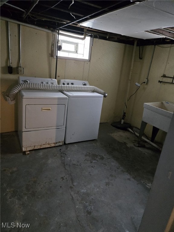 washroom featuring independent washer and dryer