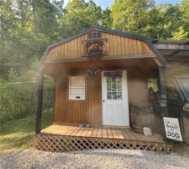 view of outdoor structure