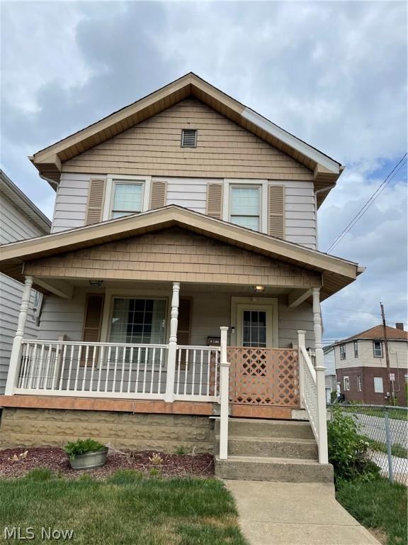 view of front of house featuring a porch